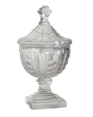 Bowl with lid, made of crystal glass, first half of the 20th century